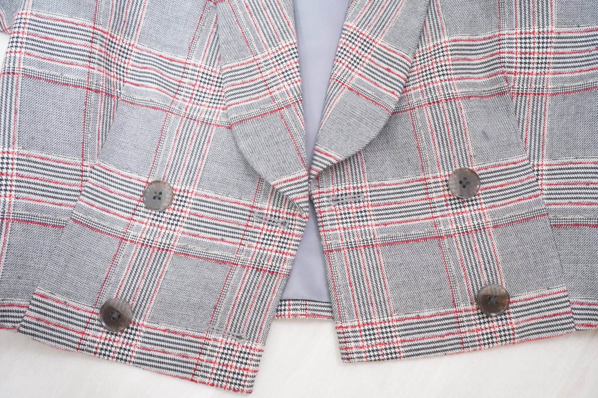 Vintage charm & modern edge Windsor Cropped Blazer ✨