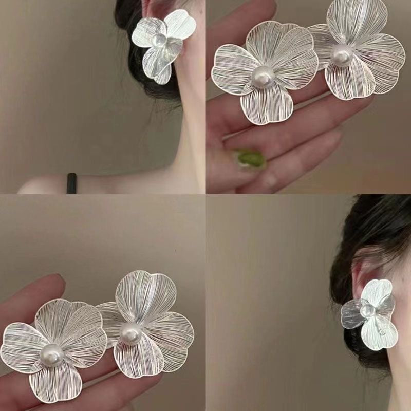 Elegant French-style metal flower earrings