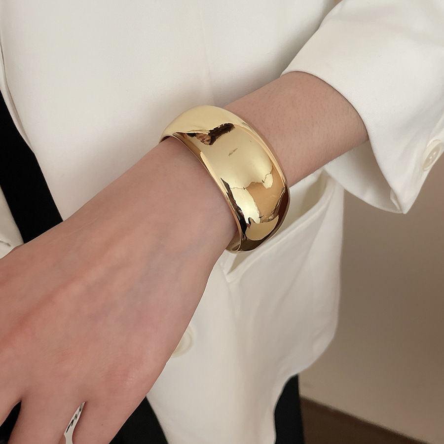 Exaggerated Minimalist High-End Wide Open Bracelet