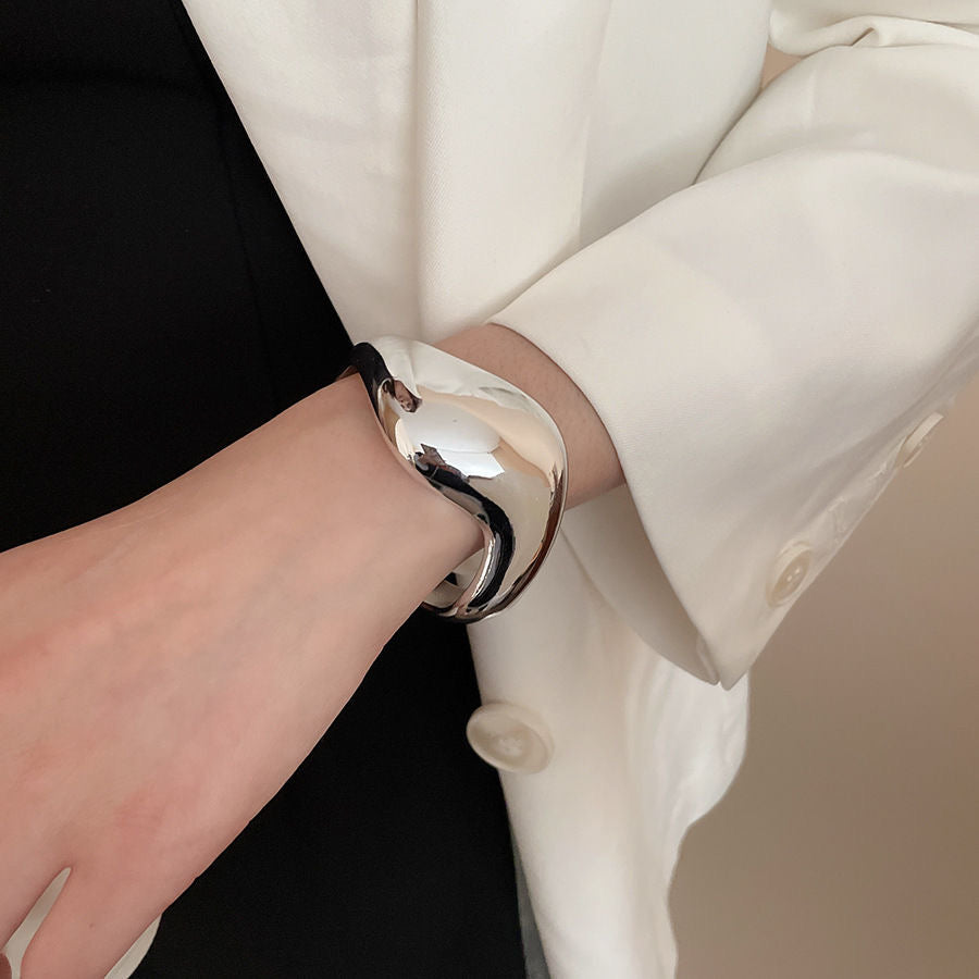 Exaggerated Minimalist High-End Wide Open Bracelet