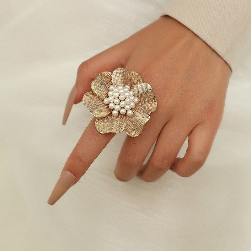 European fashion exaggerated metal alloy pearl flower ring