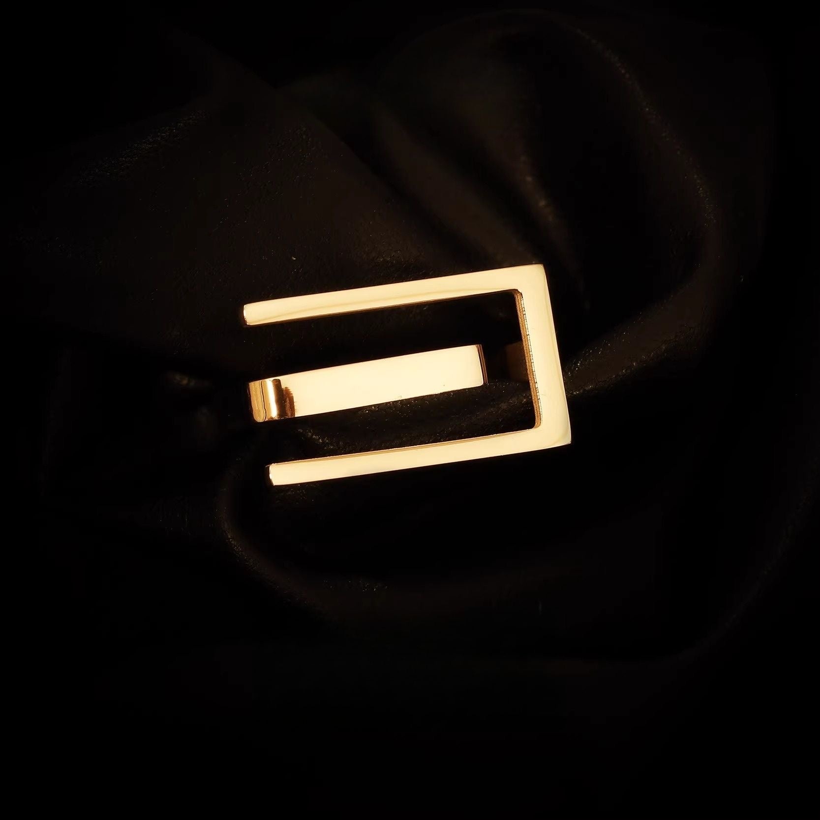 High-end French and European-style gold geometric rings