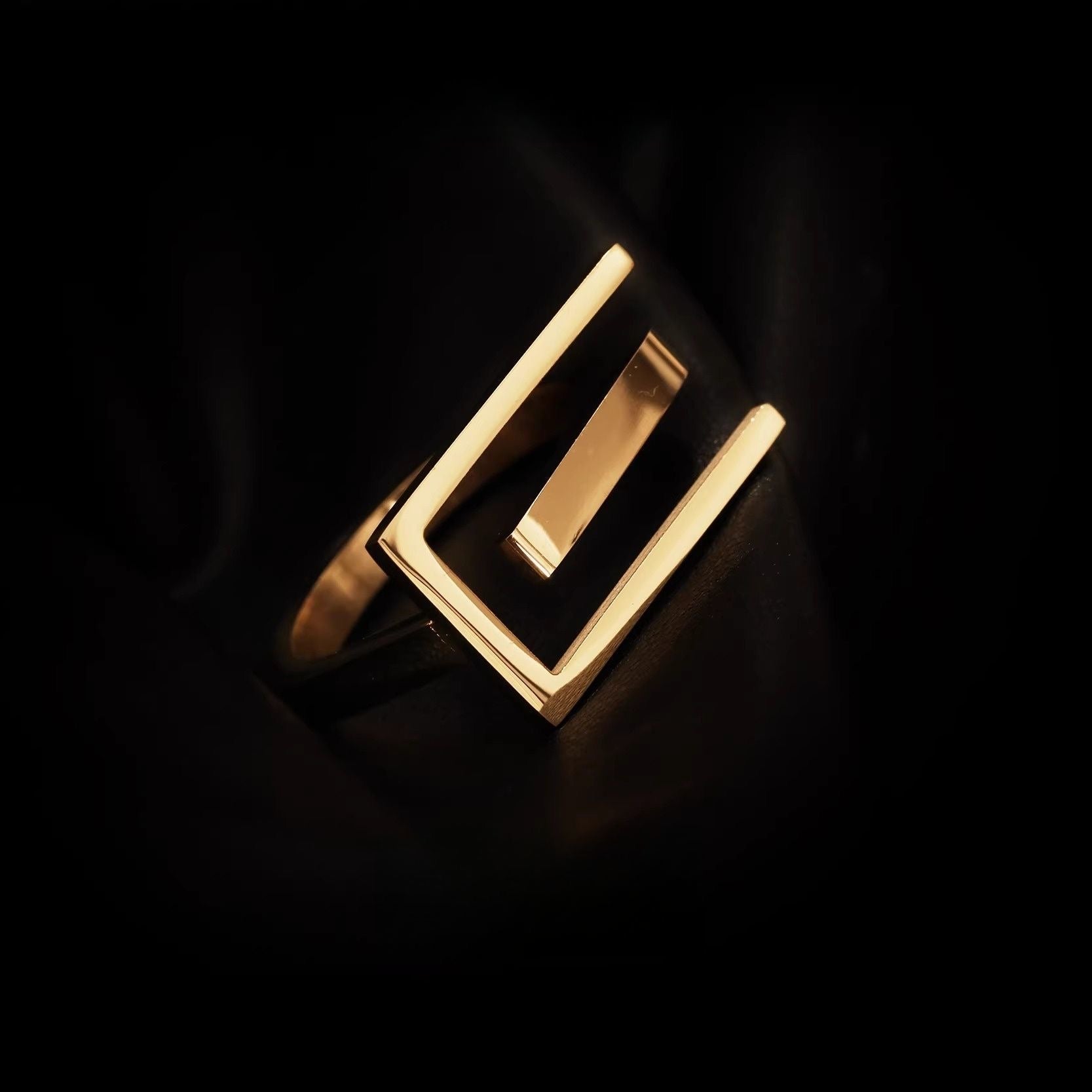 High-end French and European-style gold geometric rings